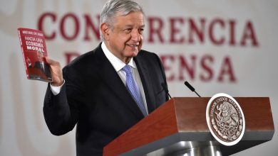 Photo of AMLO presenta libro ‘Hacia una economía moral’