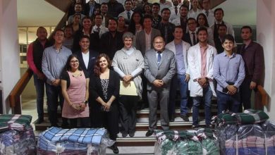 Photo of Estudiantes y egresados donan cobijas para la población vulnerable