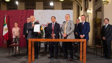 Photo of Presidente firma convenio con hospitales privados para reforzar capacidades en epidemia de COVID-19