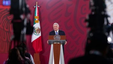Photo of AMLO reconoce el trabajo de la población y autoridades frente al Covid 19.