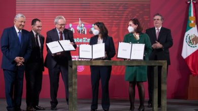 Photo of México firma acuerdo con farmacéuticas para anticipar compra de vacunas contra COVID-19