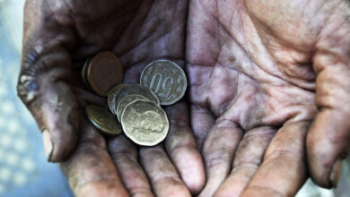 Photo of Pobreza aminorada, aquí y allá.